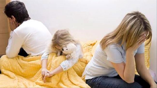 ما تأثير طلاق الوالدين على مستقبل أطفالهما؟