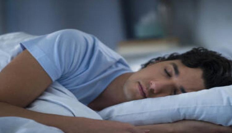 ما الأفضل لصحتنا؟ .. النوم لسبع ساعات أم النوم بموعد ثابت؟


