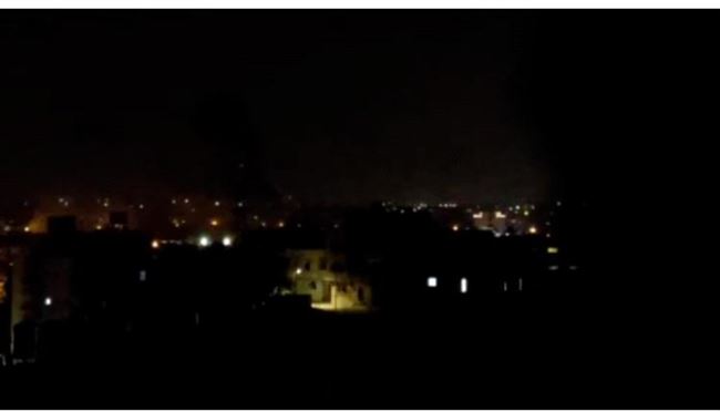 سلاح الجو الإسرائيلي يشن غارات على مواقع جنوبي قطاع غزة.