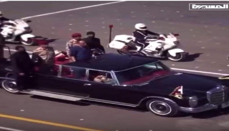 صنعاء : الرئيس المشاط يصل ساحة العرض العسكري بميدان السبعين على متن سيارة الإمام يحيى حميد الدين