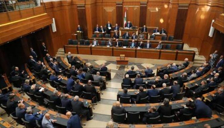 البرلمان اللبناني يؤجل الانتخابات البلدية لمدة عام