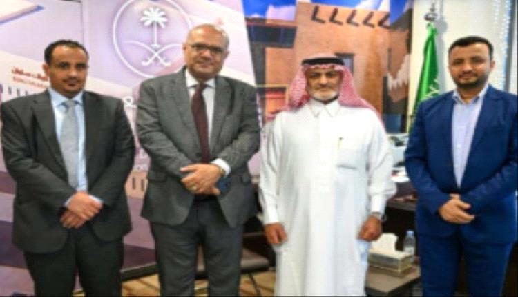 الوزير باذيب يبحث مع البرنامج السعودي استعدادات إطلاق مناقصات عدد من المشاريع الحيوية

