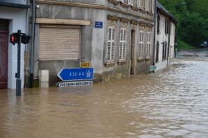 عاصفة قوية تضرب ولاية موزيل شمال فرنسا