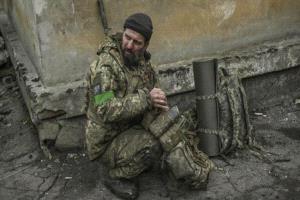 معارك عنيفة بين القوات الروسية وجنود أوكرانيين