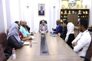 الوزير البكري يلتقي رئيس أكاديمية عدن للغوص الحر "عمرو القاسمي"
