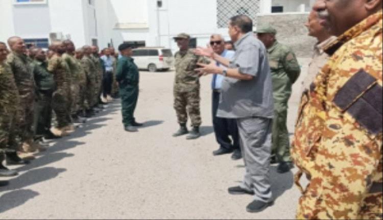 مدير أمن عدن يلتقي بالدفعة التدريبية ويؤكد على أهمية الاستفادة من العلوم الشرطوية والقانونية