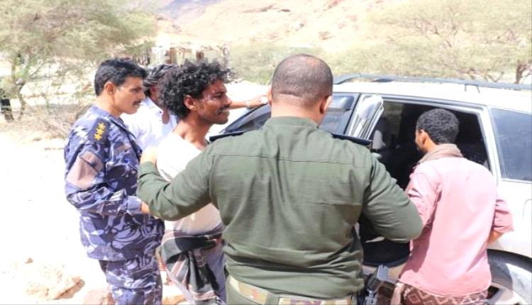 المعتدي على الطفل بائع الآيسكريم في قبضة الأمن
