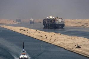 خبير يعلق على طلب ترامب عبور السفن الأمريكية قناة السويس مجانا