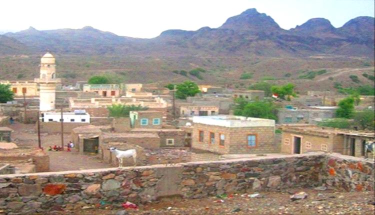 مدير عام مديرية المسيمير  حاميم الحوشبي يوجة  مكتب التجارة والصناعة  بالمديرية للقيام ضرورة  ضبط الصرف ومراقبة الاسعار 
