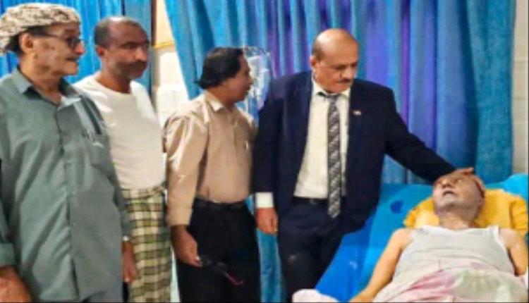فريق من الجمعية الوطنية يطمئن على صحة العميد سالم باشادي بأحد مشافي العاصمة عدن

