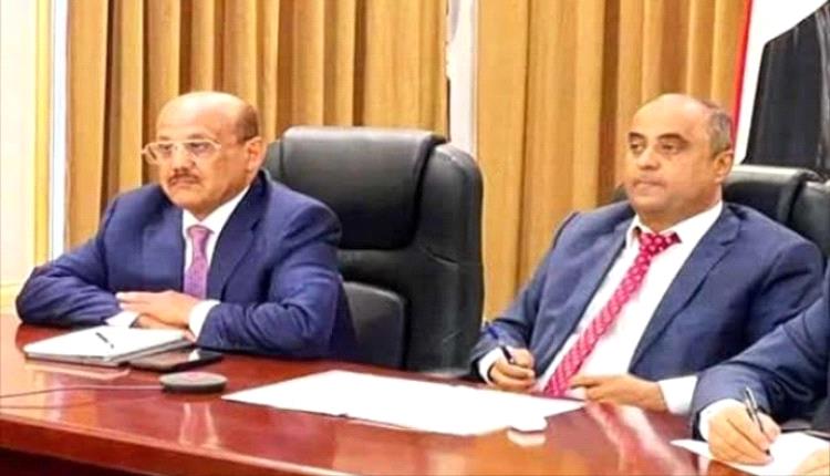 تواصل مباشر بين مسؤولين أمريكيين ومحافظ البنك المركزي عدن لدعم الإجراءات الاقتصادية.. 