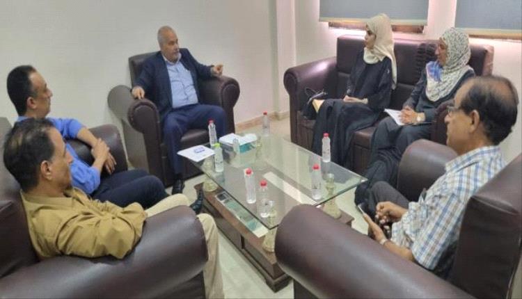 البيشي و الكازمي يناقشان سبل التعاون المشترك بين مكتبي الصحة والاعلام في العاصمة عدن
