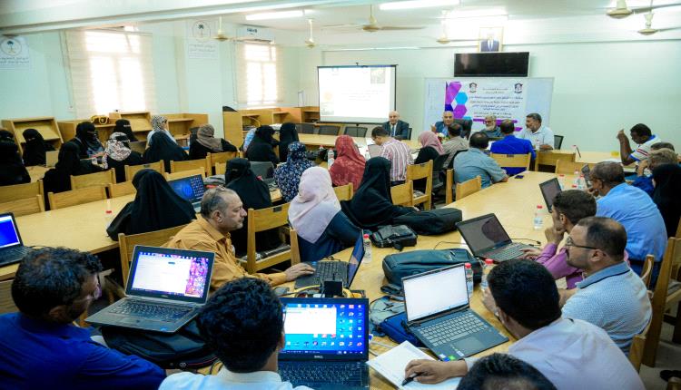كلية الصيدلة عدن تنظم ورشة علمية متخصصة حول الذكاء الاصطناعي في التعليم والبحث العلمي 