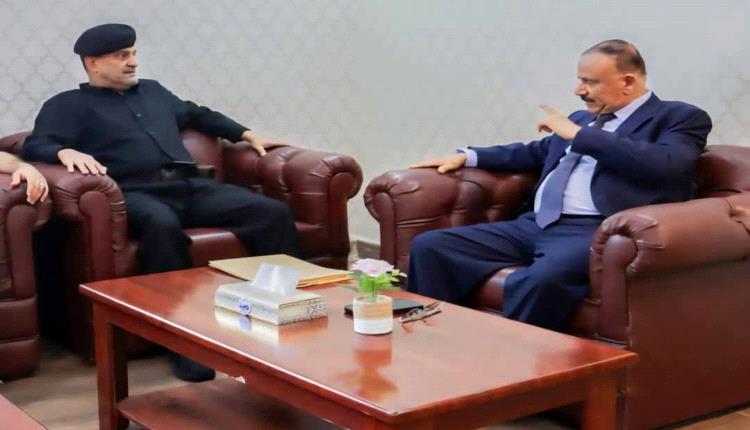 وزير النقل يبحث مع اللواء شلال شايع سبل التعاون المشترك بين الوزارة وجهاز مكافحة الإرهاب 