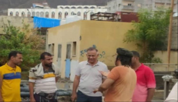 الجاوي يتفقد عمل المضخة المركزية للصرف الصحي وشفط مياه الأمطار بالمعلا