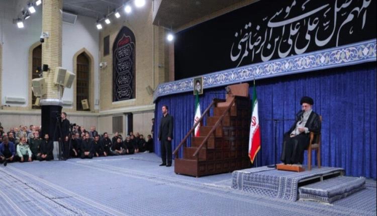 خامنئي يدعو الإيرانيين إلى دعم بزشكيان