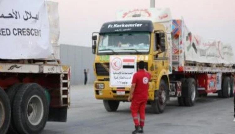 استئناف دخول المساعدات الإنسانية إلى الفلسطينيين بقطاع غزة