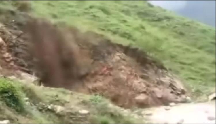 انهيار لصخور في مديرية جبل بالمحويت