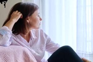 6 تعديلات تخفّف ضبابية الدماغ خلال سن اليأس