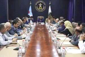 الأمين العام يترأس اجتماعًا استثنائيًا مشتركًا مع فرق التوجيه والرقابة الرئاسية ورؤساء الهيئات التنفيذية بالمحافظات

