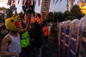 تركيا.. اعتقال 40 شخصا بينهم رئيس بلدية بي أوغلو