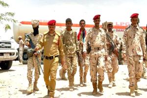 العميد الكعلولي والمقدم النقيب يتفقدان النقاط العسكرية في خط الرويك- عارين بشبوة
