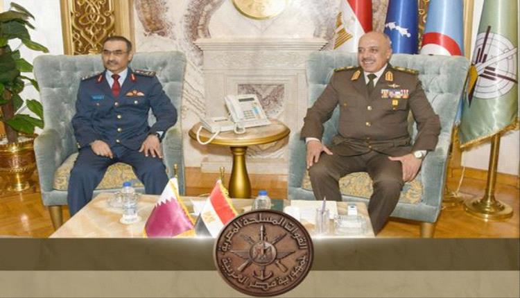 رئيس الأركان المصري يلتقي نظيره القطري بالقاهرة
