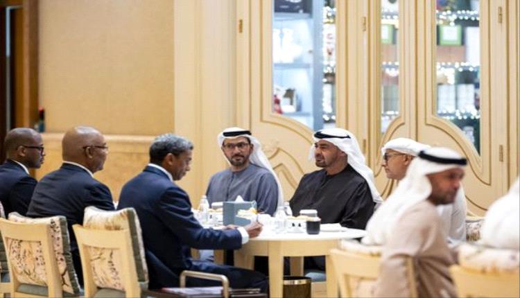 محمد بن زايد يلتقي رئيس سيشل في أبوظبي