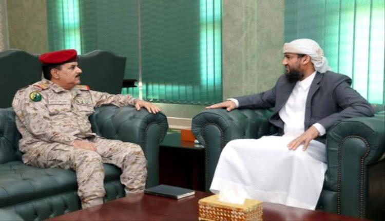 المحرّمي يبحث التطورات بجبهات القتال ضد مليشيا الحوثي