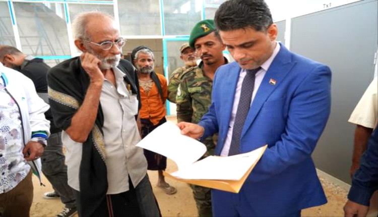 نائب وزير الإعلام يتفقد مركز الإرسال الإذاعي في الشعب