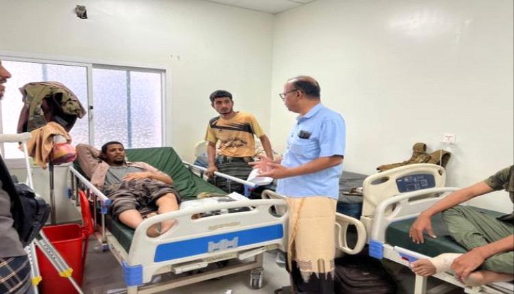 وفد انتقالي وادي حضرموت يطمئن على جرحى القوات الجنوبية