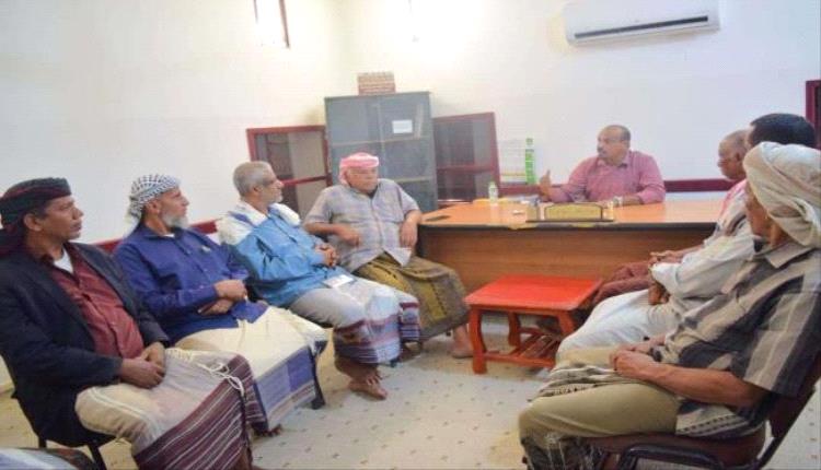 انتقالي شبام والسلطة المحلية يبحثان سبل تحسين الأوضاع الخدمية وتعزيز الاستقرار بالمديرية
