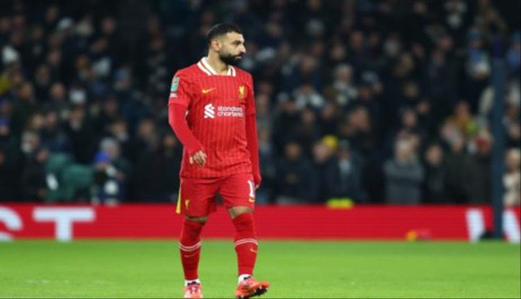 بأغنية حزينة.. علاء مبارك يدعم صلاح في أزمته مع ليفربول