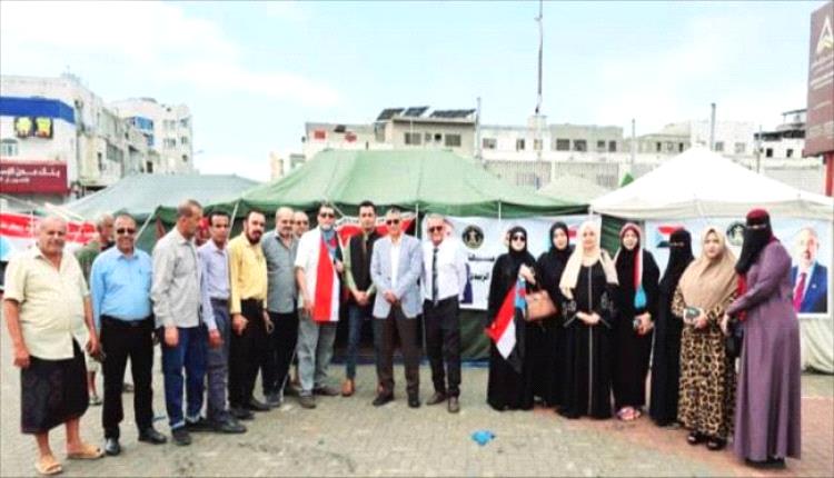 وزارة لتربية والتعليم تجدد العهد للرئيس الزُبيدي من قلب ساحات الاعتصام
