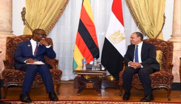 وزير الخارجية المصري يعقد مباحثات مع نظيره الزيمبابوي لتعزيز التعاون الثنائي