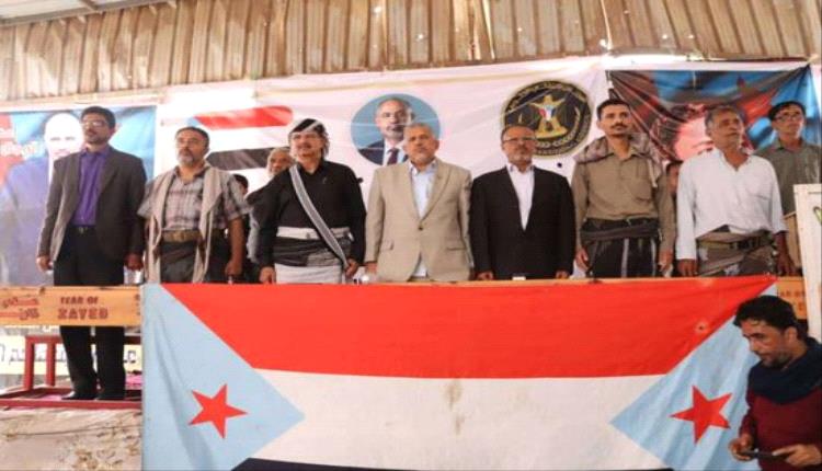 توافد جماهير دلتا أبين لمخيم الاعتصام المفتوح بمدينة زنجبار