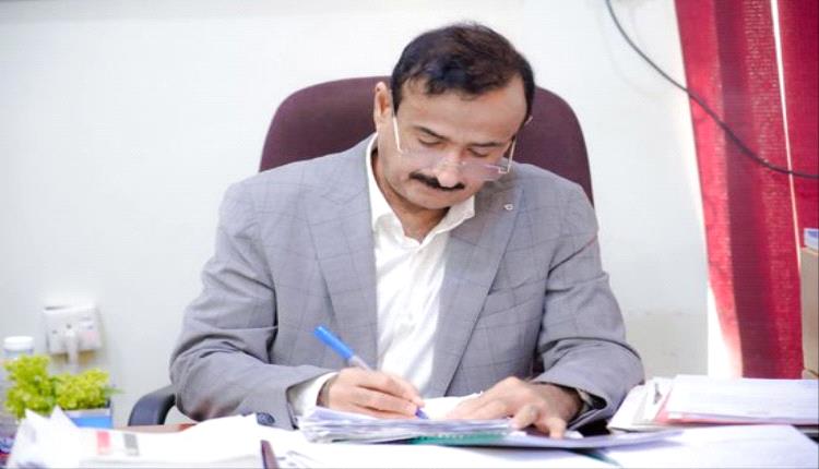 محافظ شبوة يوجه بإعداد تقرير حول مستوى تحصيل الإيرادات