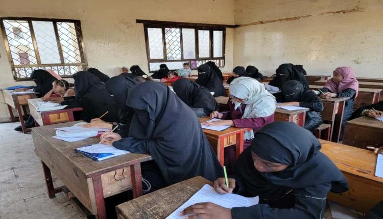 متعاقدات ادارة محو الأمية عدن وموظفوها يقدمون الشكر لقيادة وزارةالمالية وقيادة محافظة عدن