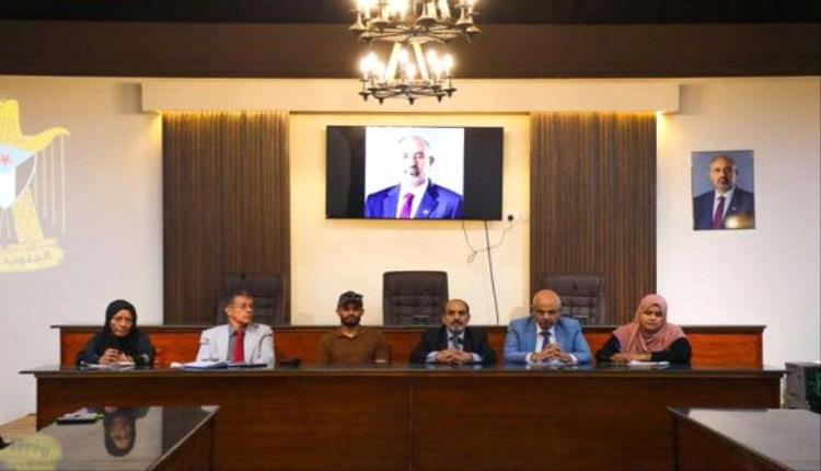 الفريق الرئاسي يبحث احتياجات المكاتب التنفيذية والإدارات الخدمية في كريتر