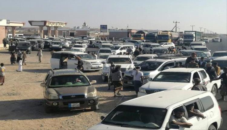 حشود شعبية تزحف نحو سيئون تجديدًا لتفويض الرئيس الزُبيدي ورفضًا للوصاية الخارجية