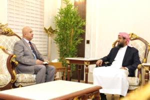 النائب المحرّمي يوجه بتطوير قطاع الاتصالات وتحسين جودة الخدمات للمواطنين
