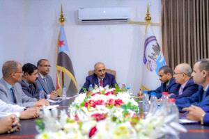 الرئيس الزُبيدي يوجه الخدمة المدنية باستكمال الإصلاحات الإدارية