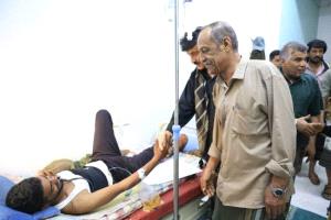 قائد العسكرية الثانية يطمئن على جرحى القوات الجنوبية