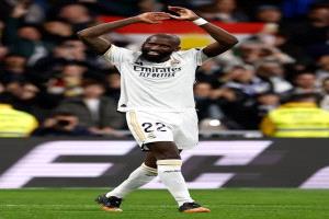 عندما كنت صغيرا كان والدي رحمه الله يهددني بأسطورة قعود الليل إذا لم أنم باكرا..