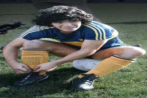 عندما كان مارادونا في برشلونه و اعلنوا انتقاله الى نابولي عام 1984م ماذا قال :