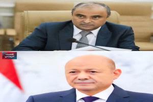 رئيس الحكومة بن بريك يتحدى العليمي ويقترب من معسكر الجنوب العربي 