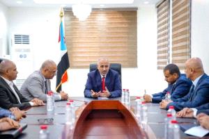 الرئيس الزُبيدي: قطاع الاتصالات ركيزة أساسية للتنمية الشاملة