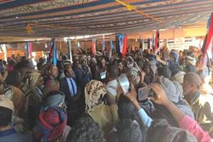 شبوة.. توافد أبناء مديرية الصعيد إلى مخيم الاعتصام
