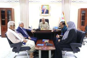 فريق التوجيه والرقابة الرئاسي يلتقي قائد المنطقة العسكرية الثانية
