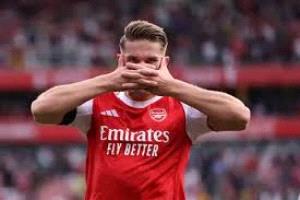 جيوكيريس يقود آرسنال لاستعادة قمة الدوري الإنجليزي